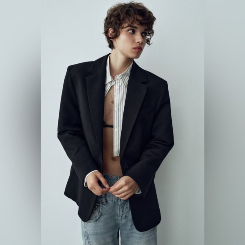 NWT ZARA BASIC Lined 2 Front Button Shoulder Pads… - image 1